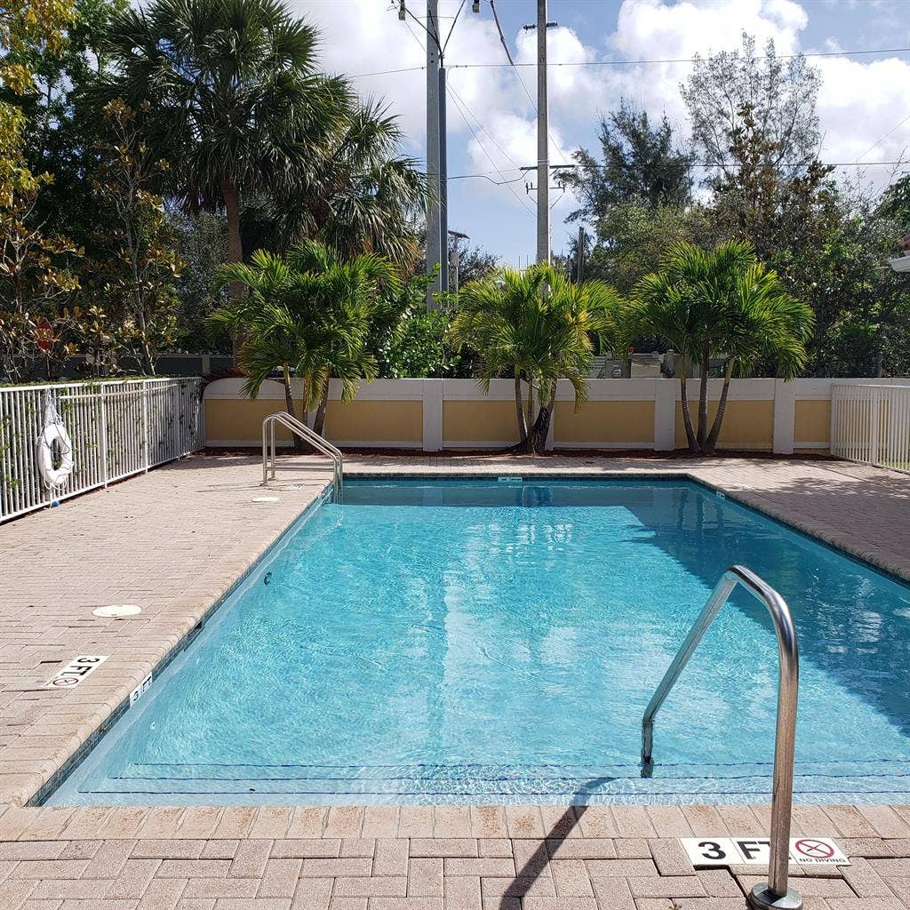 Large (9'x13') Room for Rent.