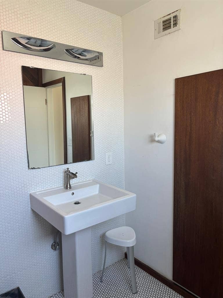 Master Suite available for rent