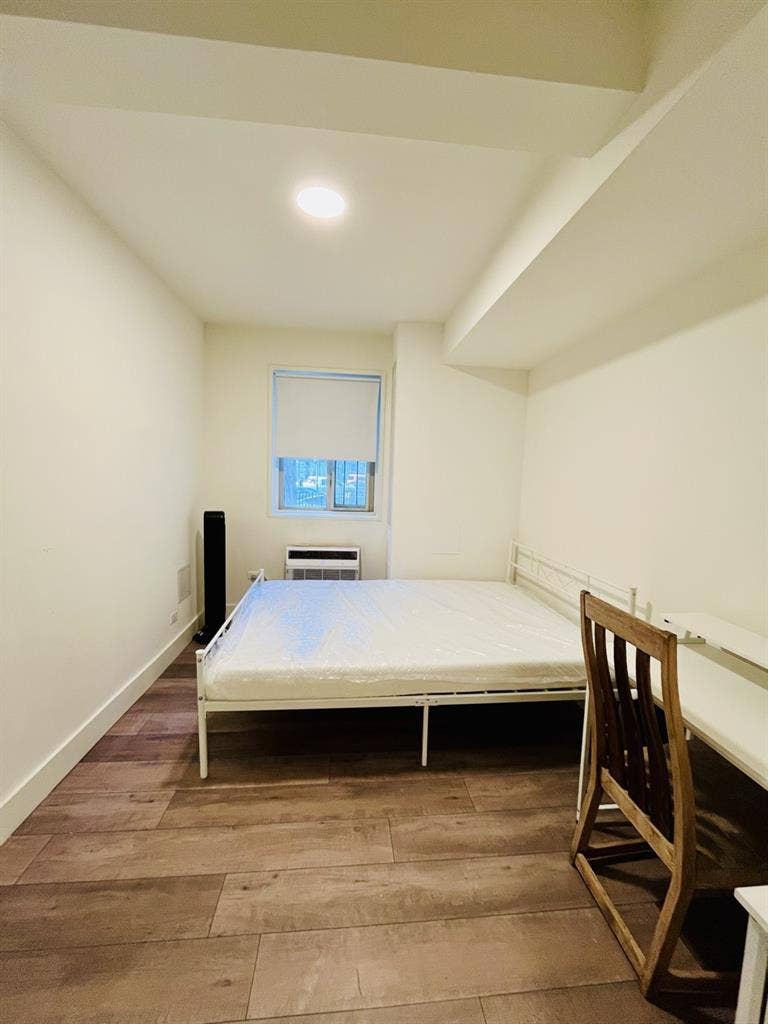 Private Room / in-unit Washer & Dry