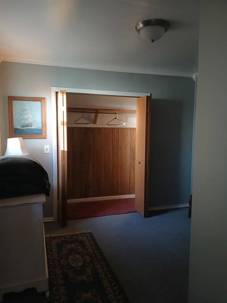 Looking for 2 roommates