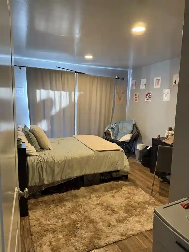 Single Room in SD Townhouse