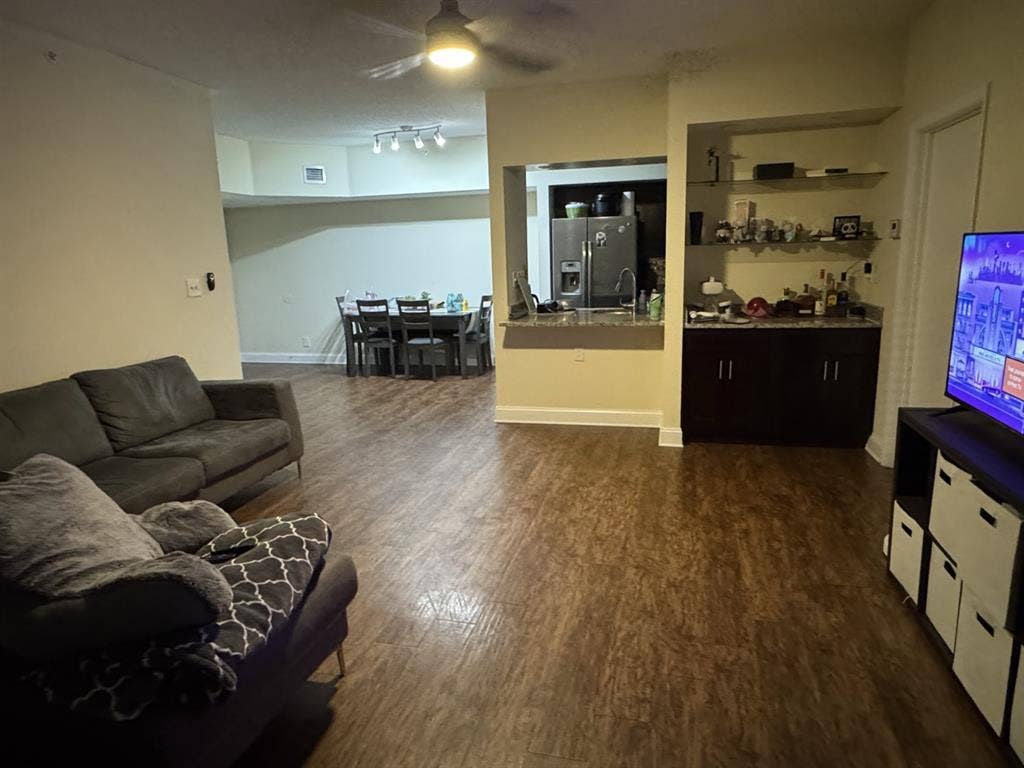 Private Bedroom For $1300
