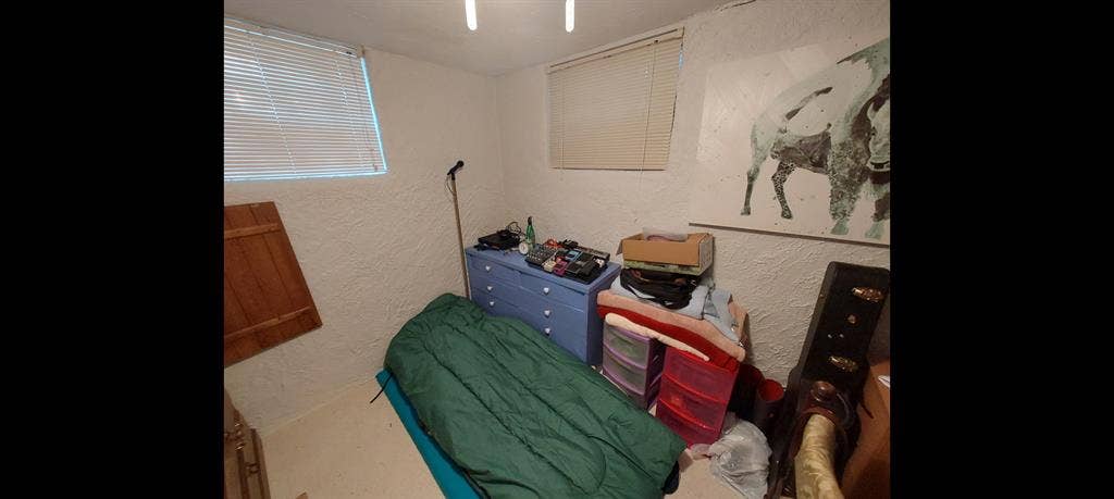 By John Carrol, looking for roomate