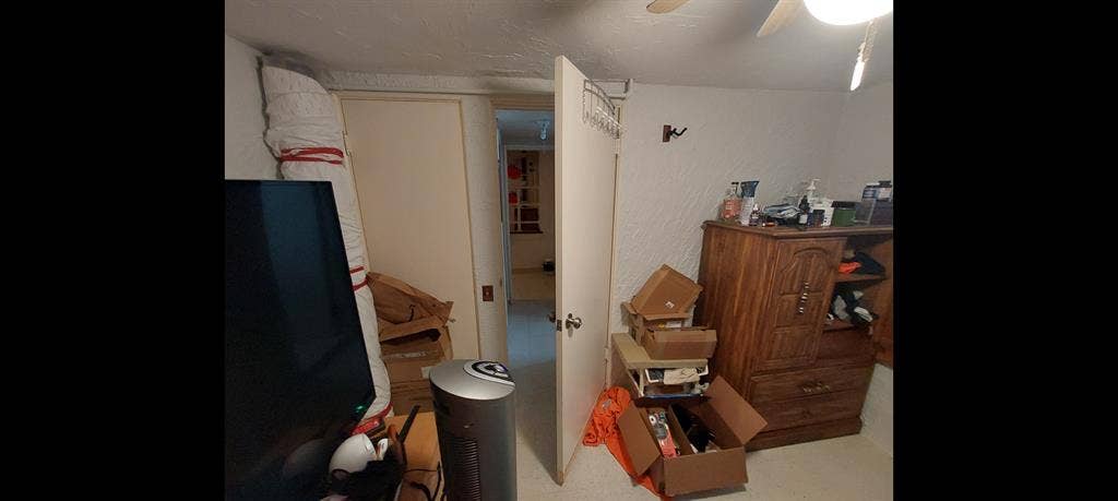 By John Carrol, looking for roomate