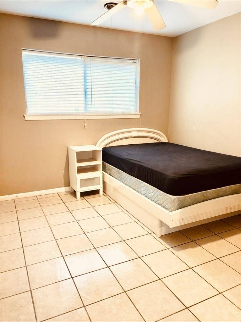 Single bedroom for rentt