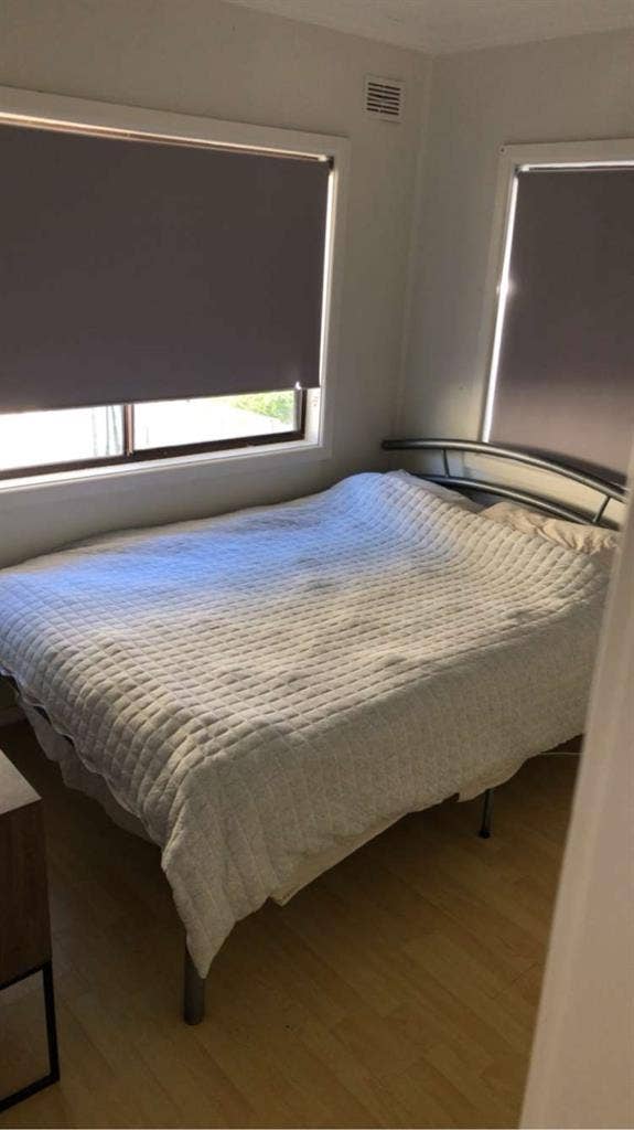1 bedroom in 3 bedroom hiuse