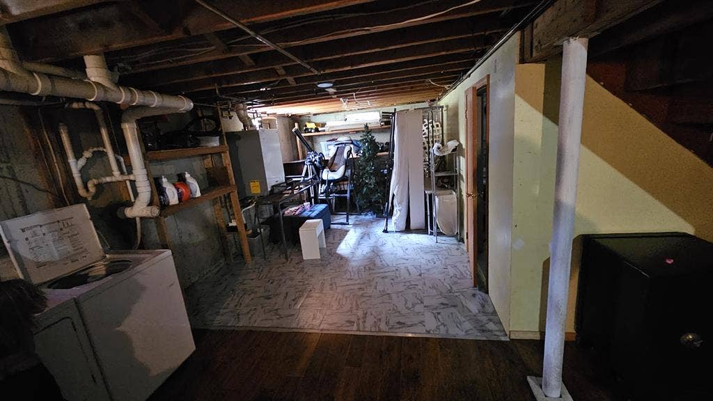 800 spare room in Milton