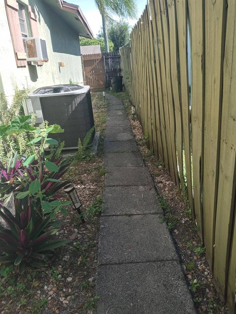 Boca Efficiency Apartment Room Rent
