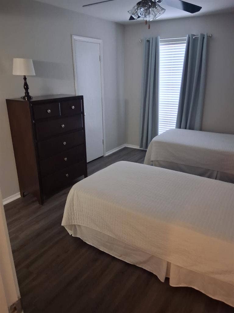Room 4 Rent in nice neighborhood