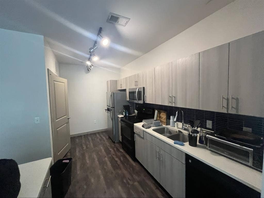 Grandmarc Apartments - Subleasee