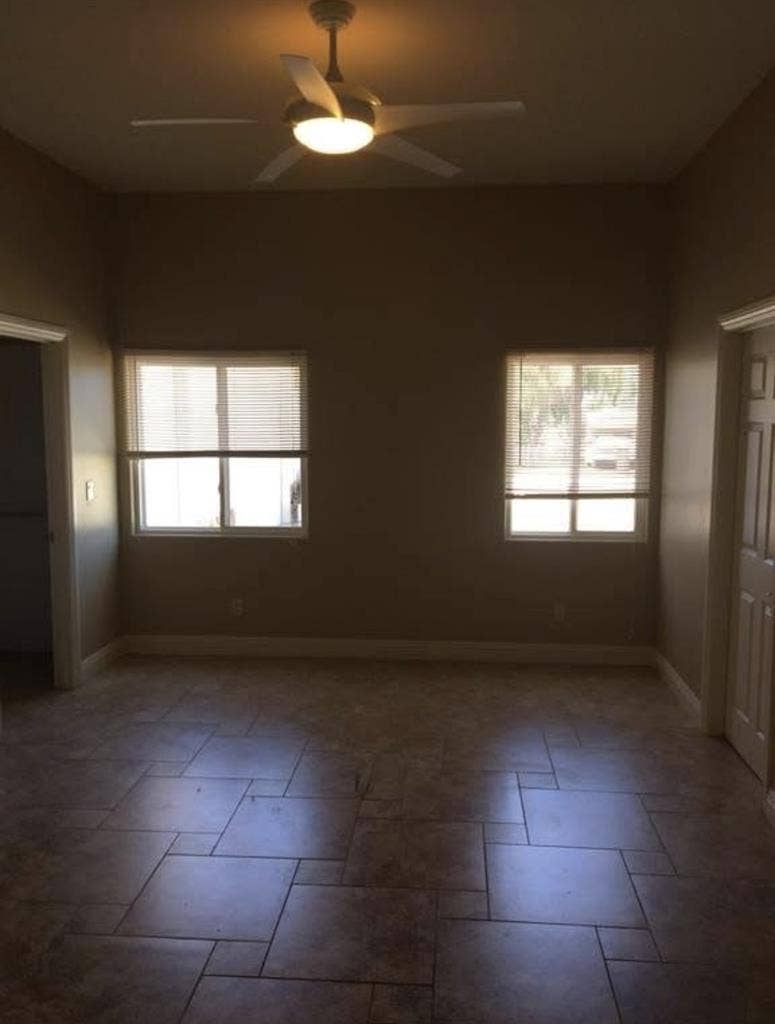 1 bedroom walk in closet own bat