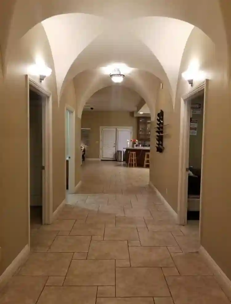 1 bedroom walk in closet own bat