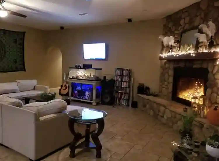 1 bedroom walk in closet own bat