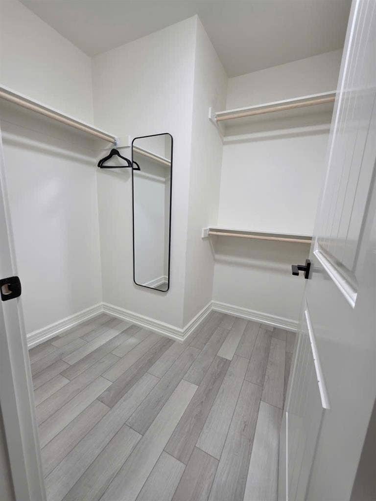 Private Room with Shared Bathroom