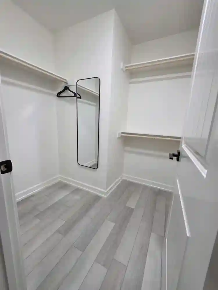Private Room with Shared Bathroom