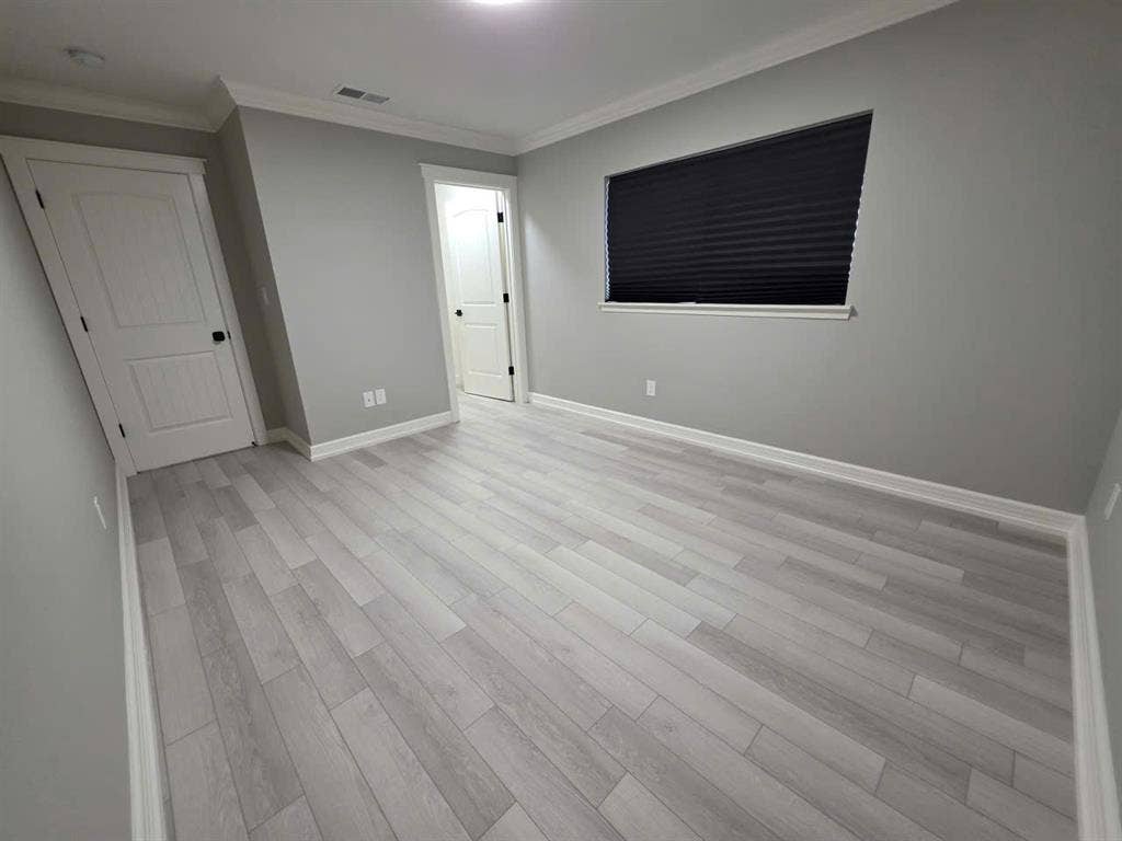 Private Room with Shared Bathroom