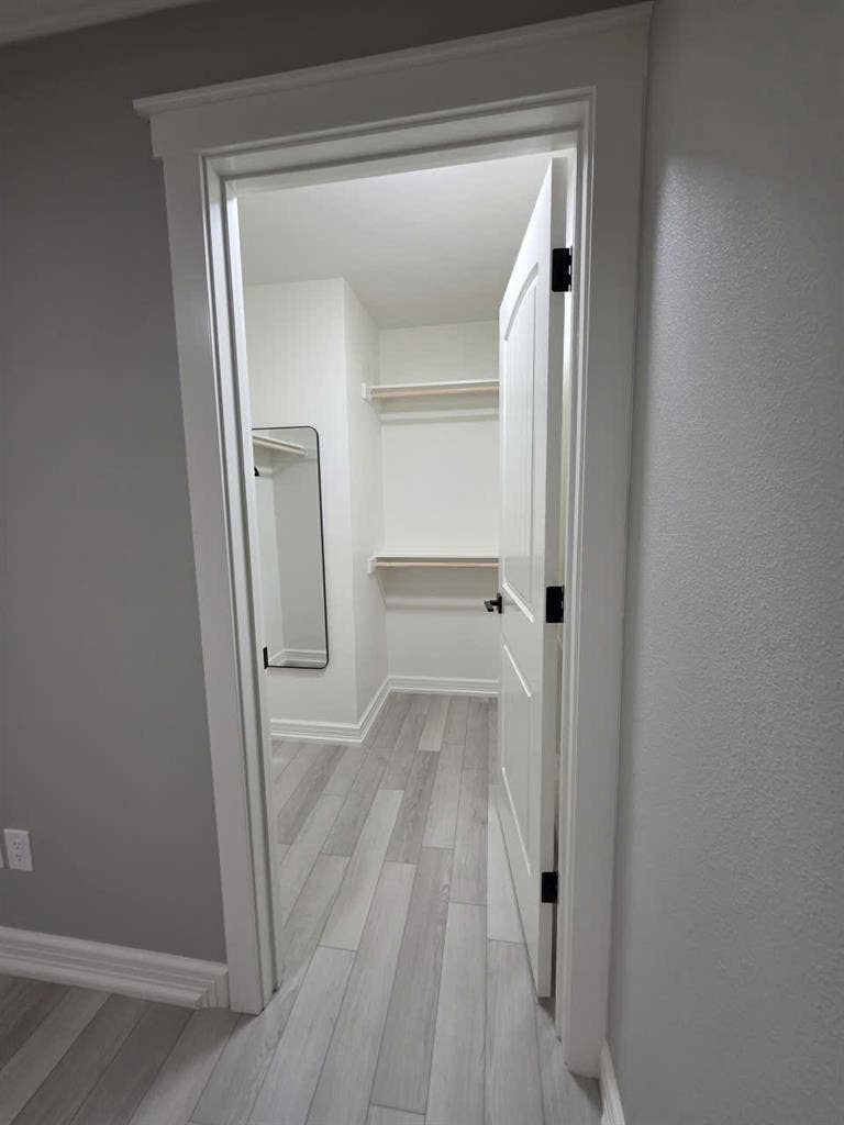 Private Room with Shared Bathroom