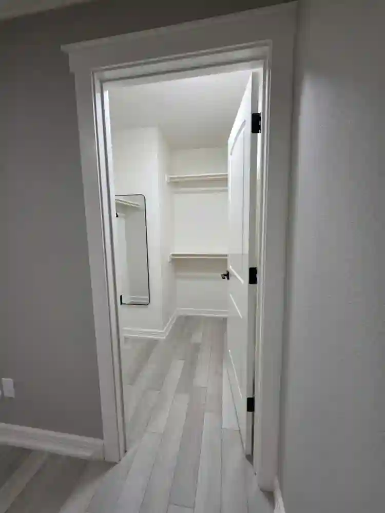 Private Room with Shared Bathroom
