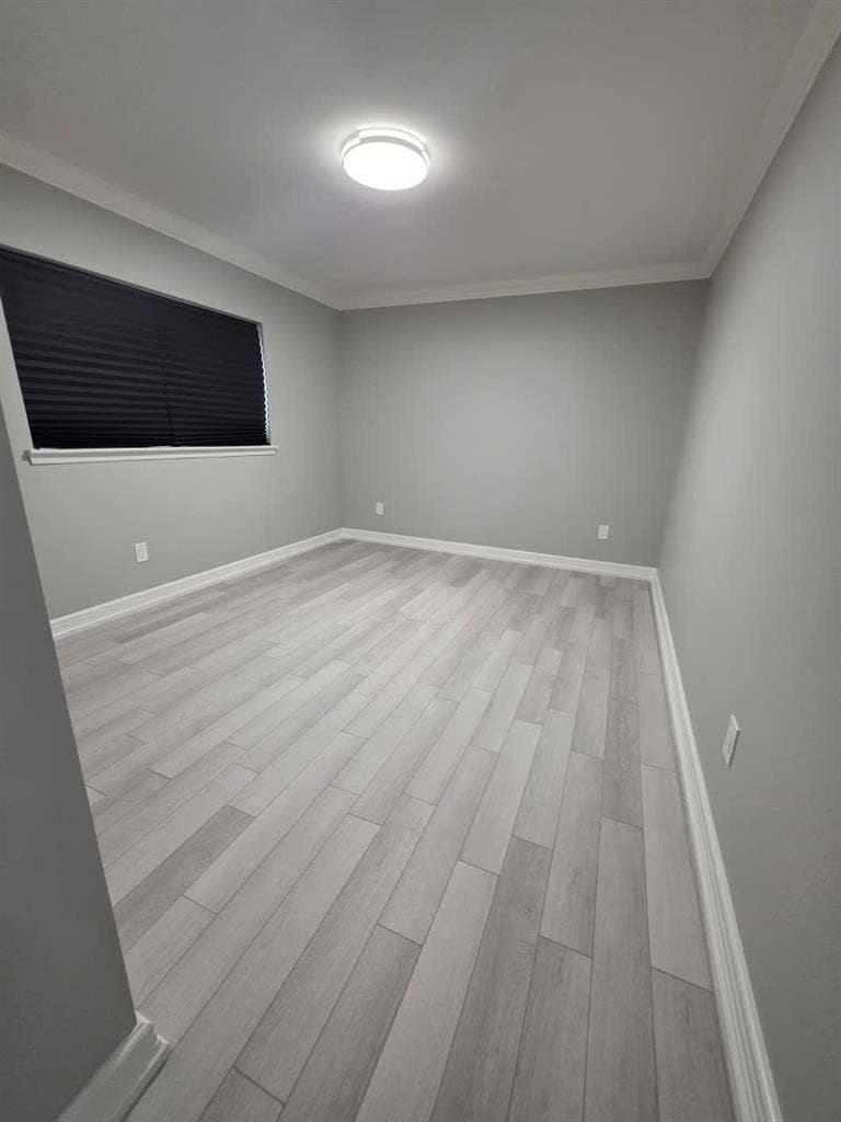 Private Room with Shared Bathroom