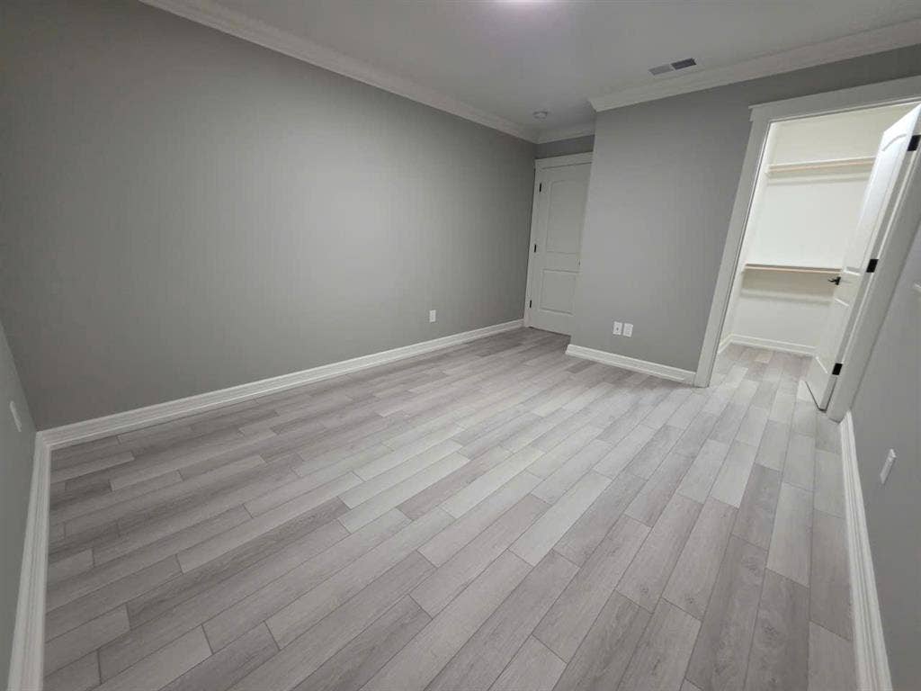 Private Room with Shared Bathroom