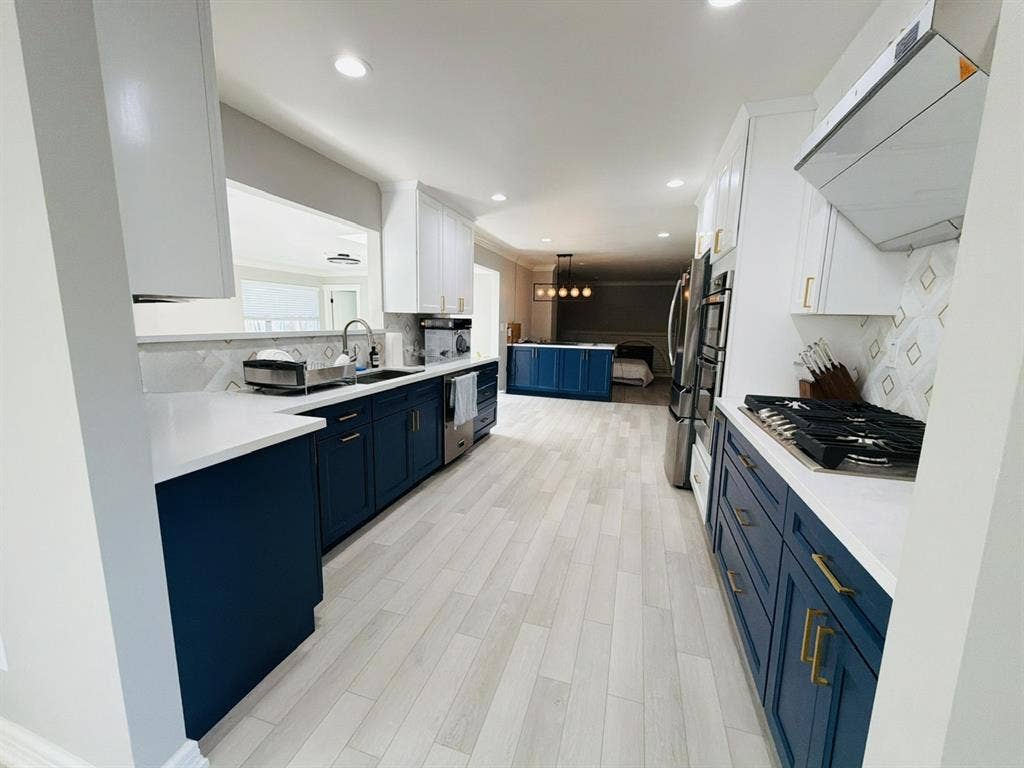 Private Room with Shared Bathroom