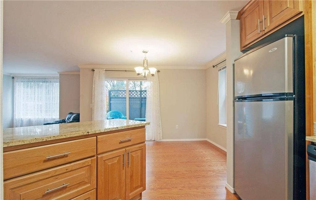 Two rooms 1000 and 1300 available