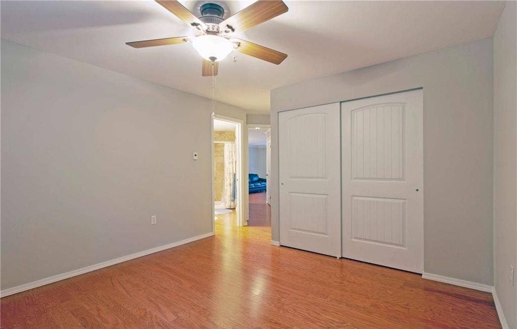 Two rooms 1000 and 1300 available
