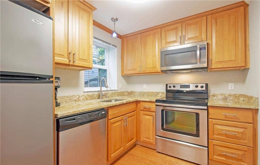 Two rooms 1000 and 1300 available