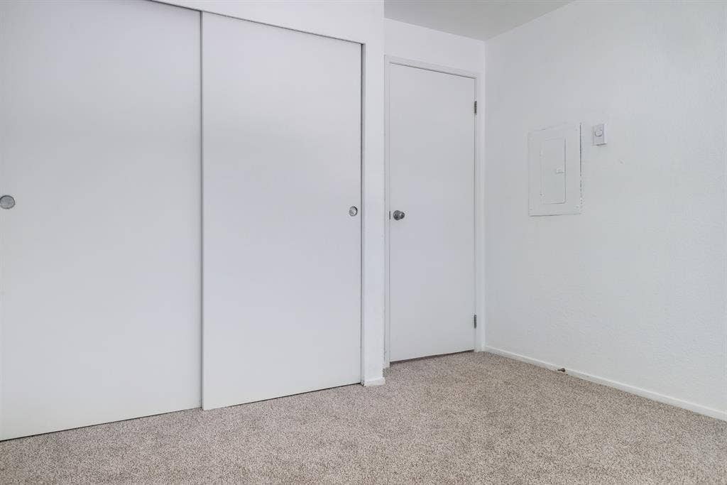 Bedroom $1000 in Kent