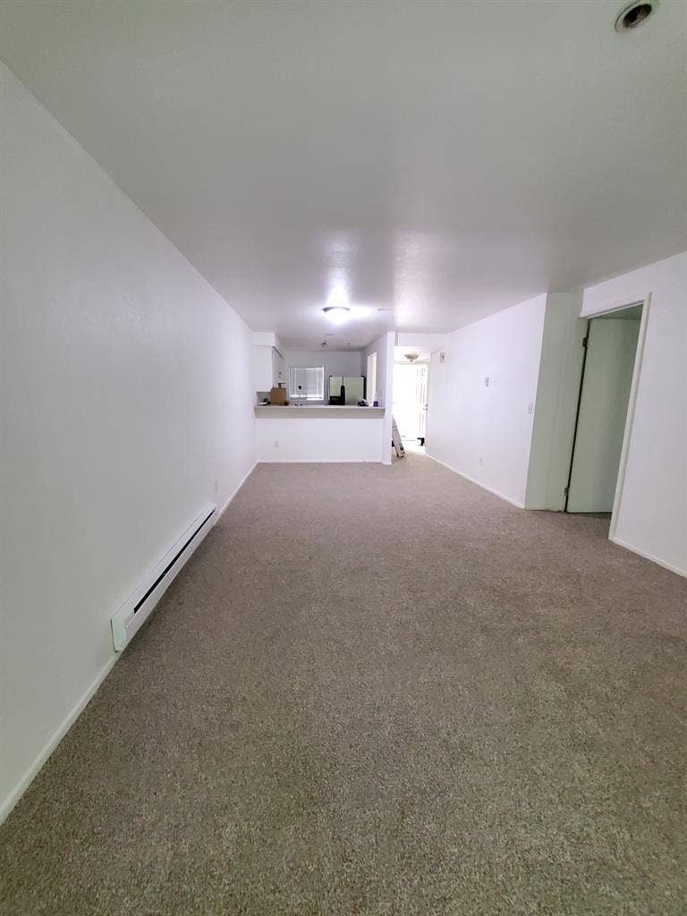 Bedroom $1000 in Kent