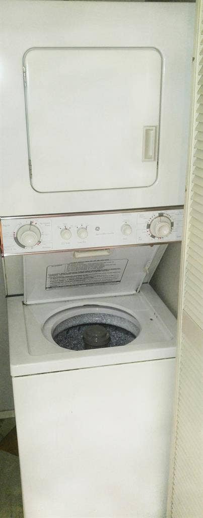 Bedroom $1000 in Kent