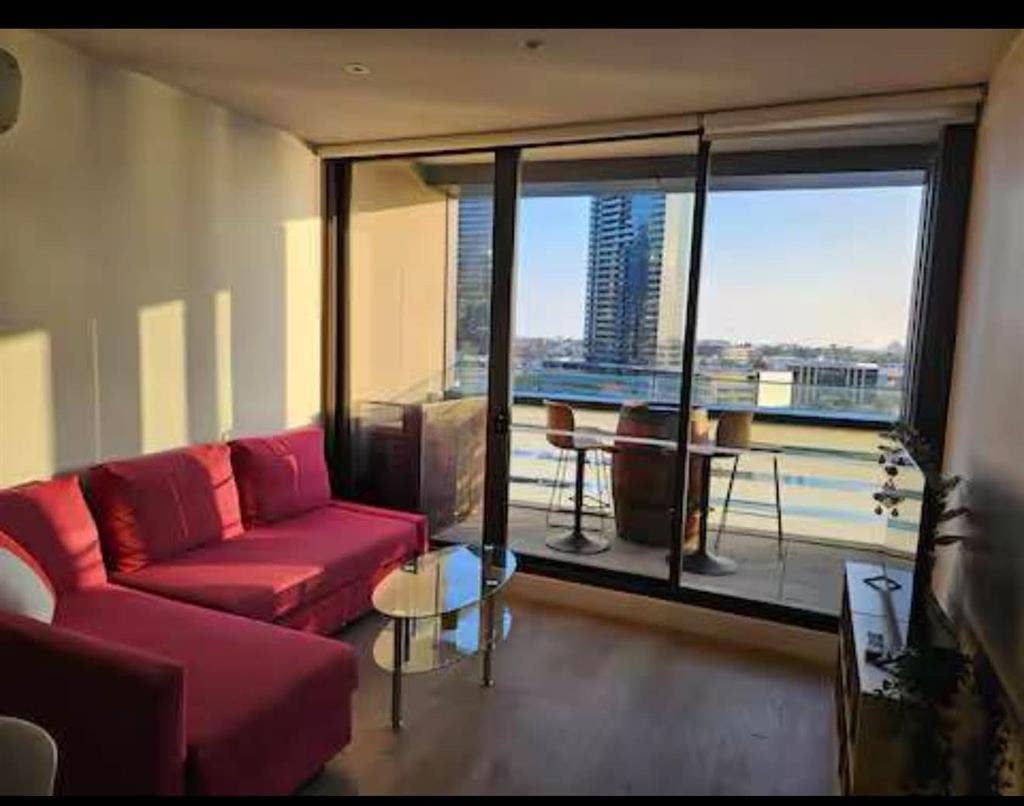 Furnished room with attached WC