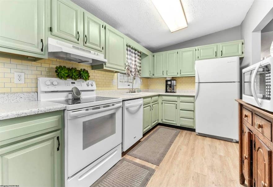 3 BR / 2 Ba house off Pierpont Ex