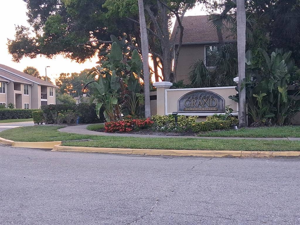 ROOM 4 RENT ASAP - SOUTH SARASOTA