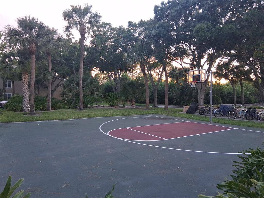 ROOM 4 RENT ASAP - SOUTH SARASOTA