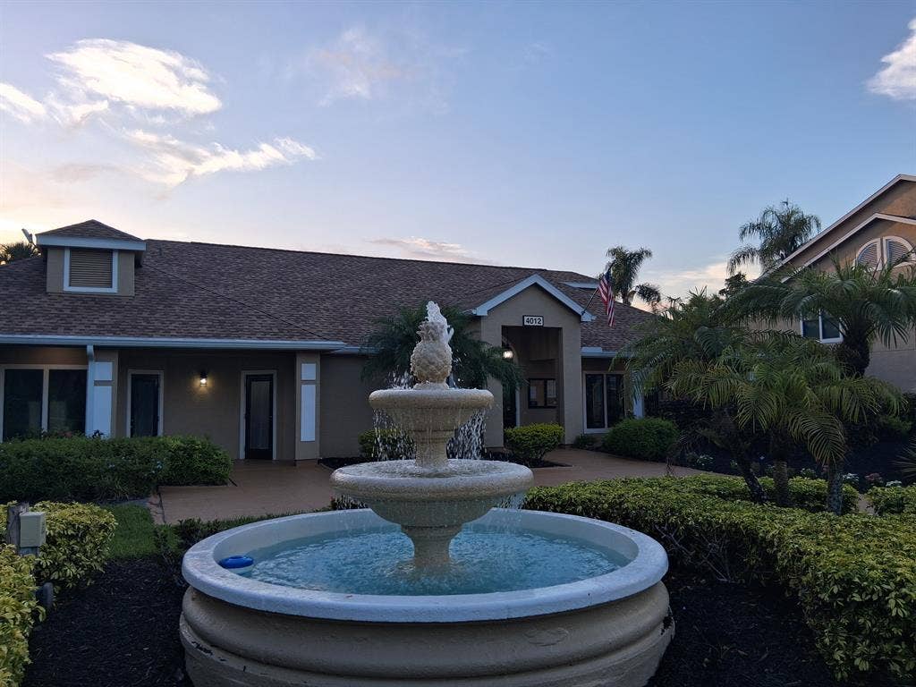 ROOM 4 RENT ASAP - SOUTH SARASOTA