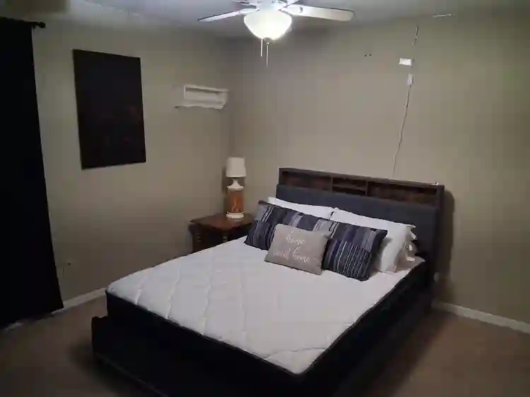 ROOM 4 RENT ASAP - SOUTH SARASOTA