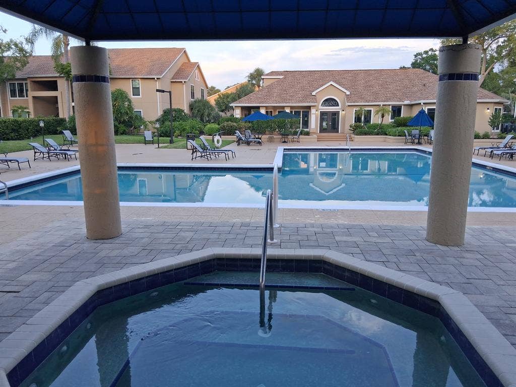 ROOM 4 RENT ASAP - SOUTH SARASOTA
