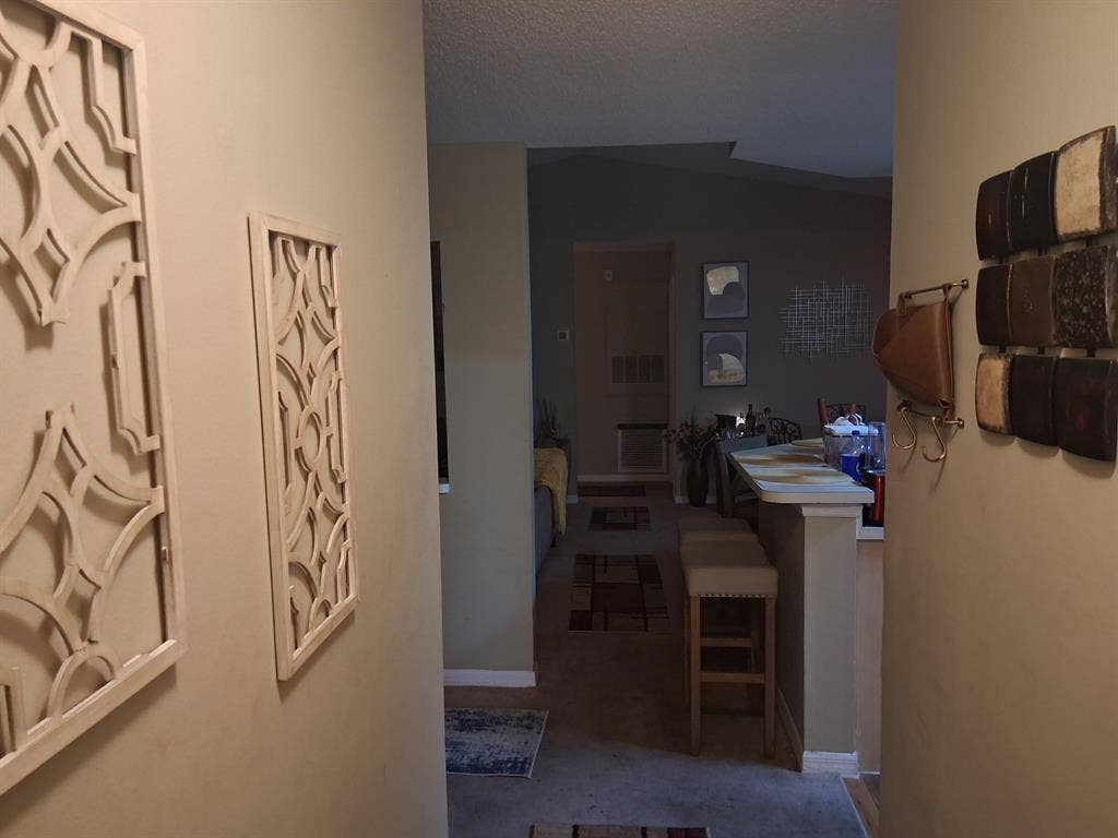 ROOM 4 RENT ASAP - SOUTH SARASOTA
