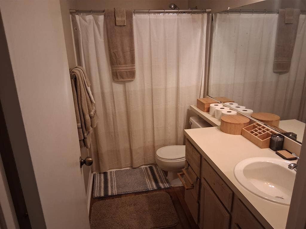 ROOM 4 RENT ASAP - SOUTH SARASOTA