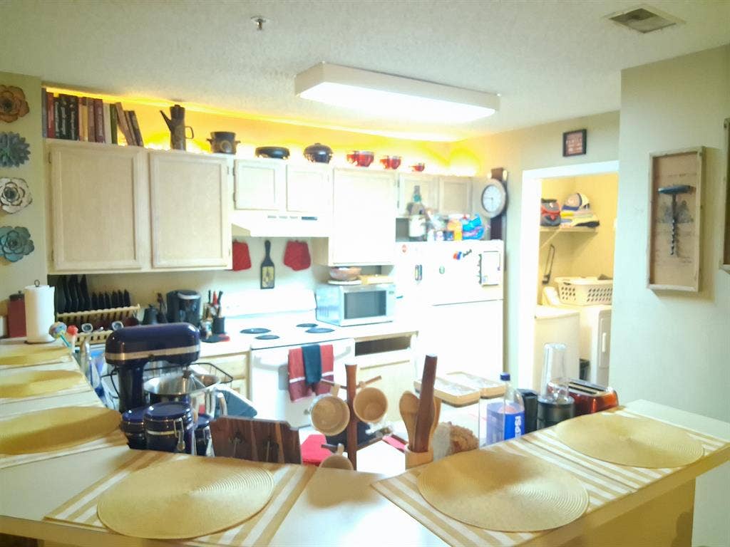 ROOM 4 RENT ASAP - SOUTH SARASOTA
