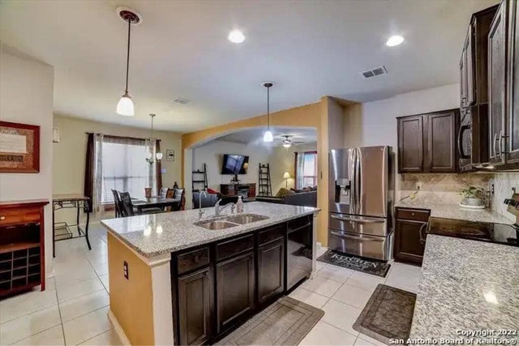 2 roommates seeking a third i