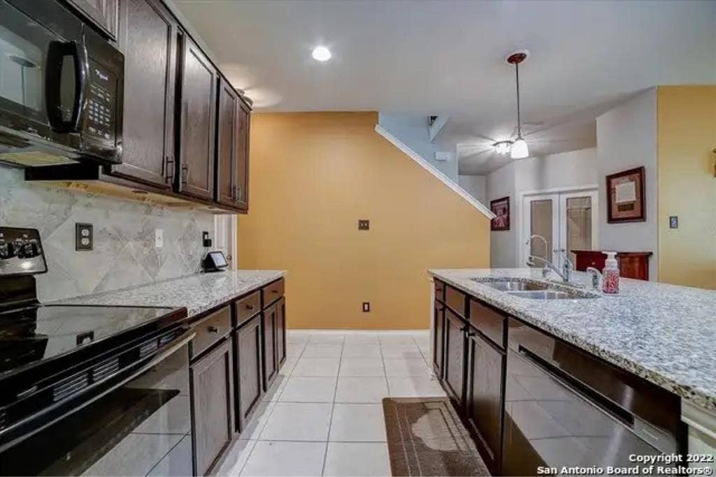 2 roommates seeking a third i