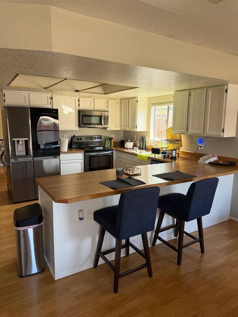 $860 All-Inc Room | 15m to U of A