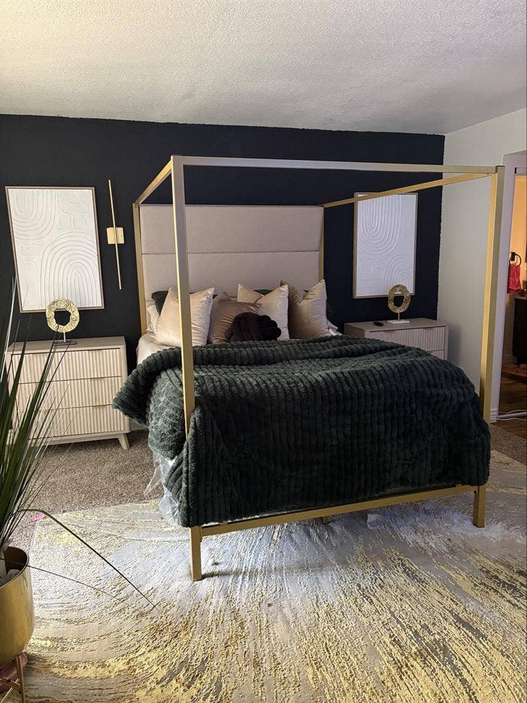 Looking for a girl roommate