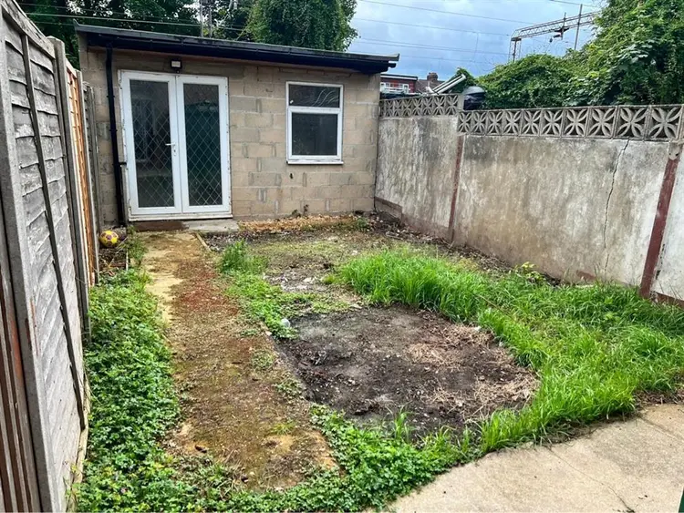 Single Room Available for Girl N9