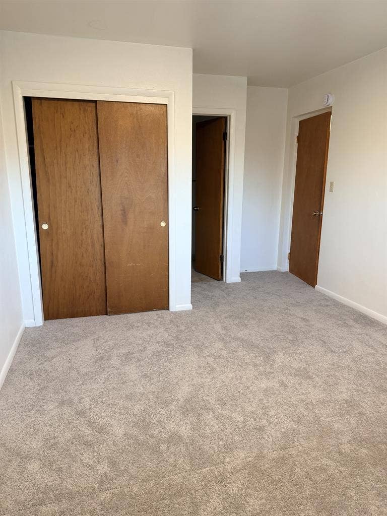 Room w/private bath near Pearl St.