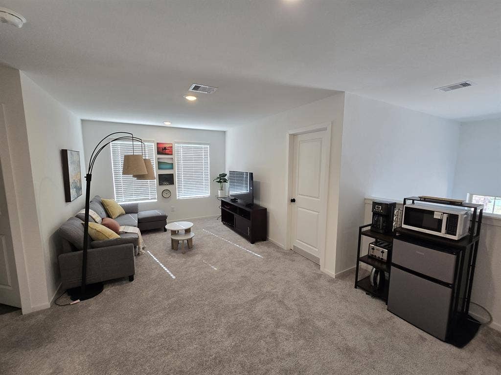 A fully furnished room in Richmond