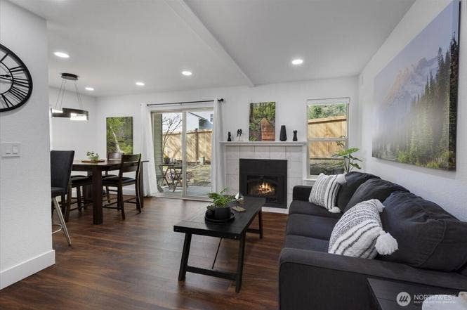 Redmond Room for Rent