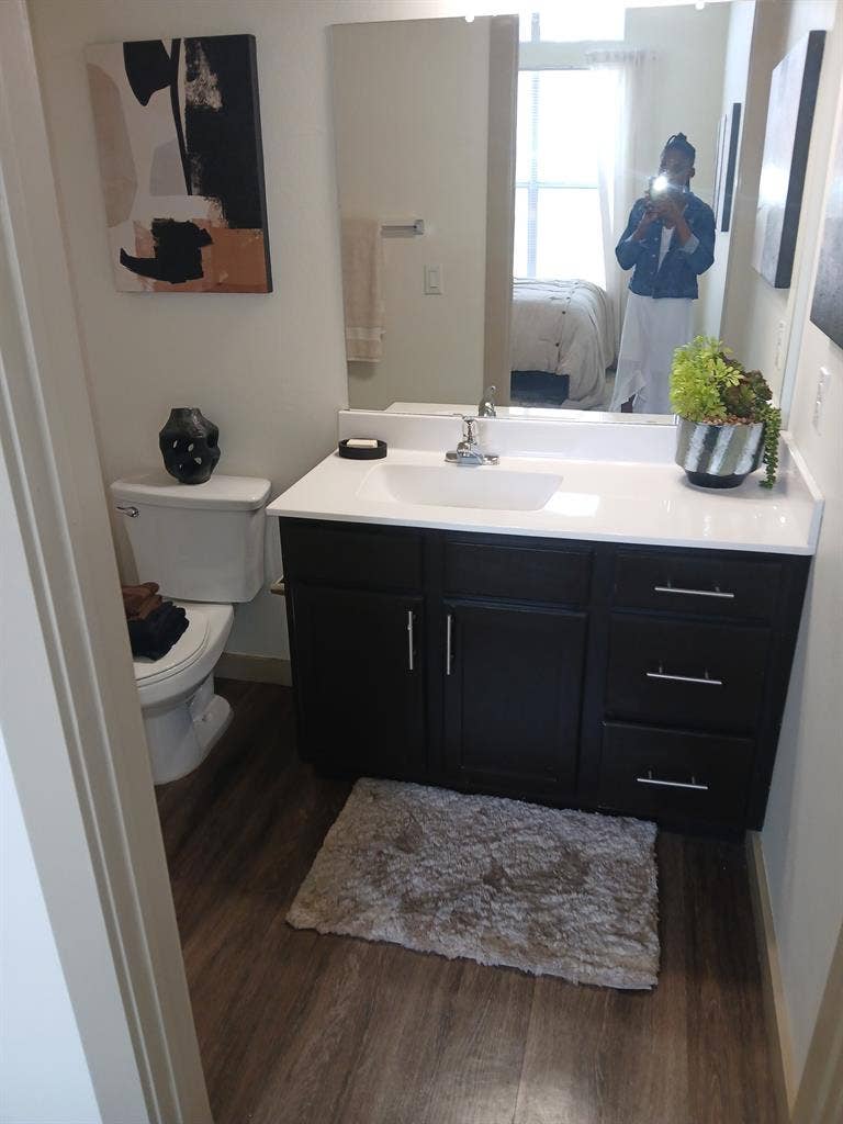 Relet for the Lorimer Apartments